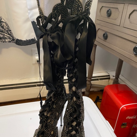 Boots - Picture 3 of 15